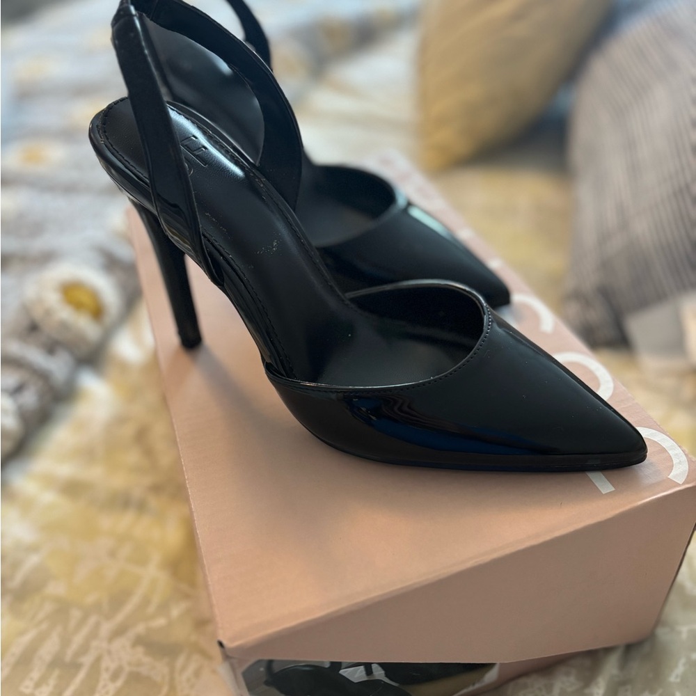 Dress shoes